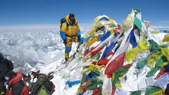 Nepál zmenil pravidlá pre výstup na Everest