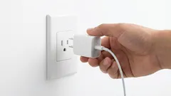 Mám odpojiť nabíjačku? Všetky vaše pochybnosti raz a navždy rozptýlime.