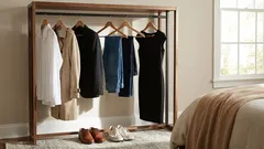 Večne módne oblečenie: 5 vecí, ktoré budete nosiť roky a budú vyzerať aktuálne